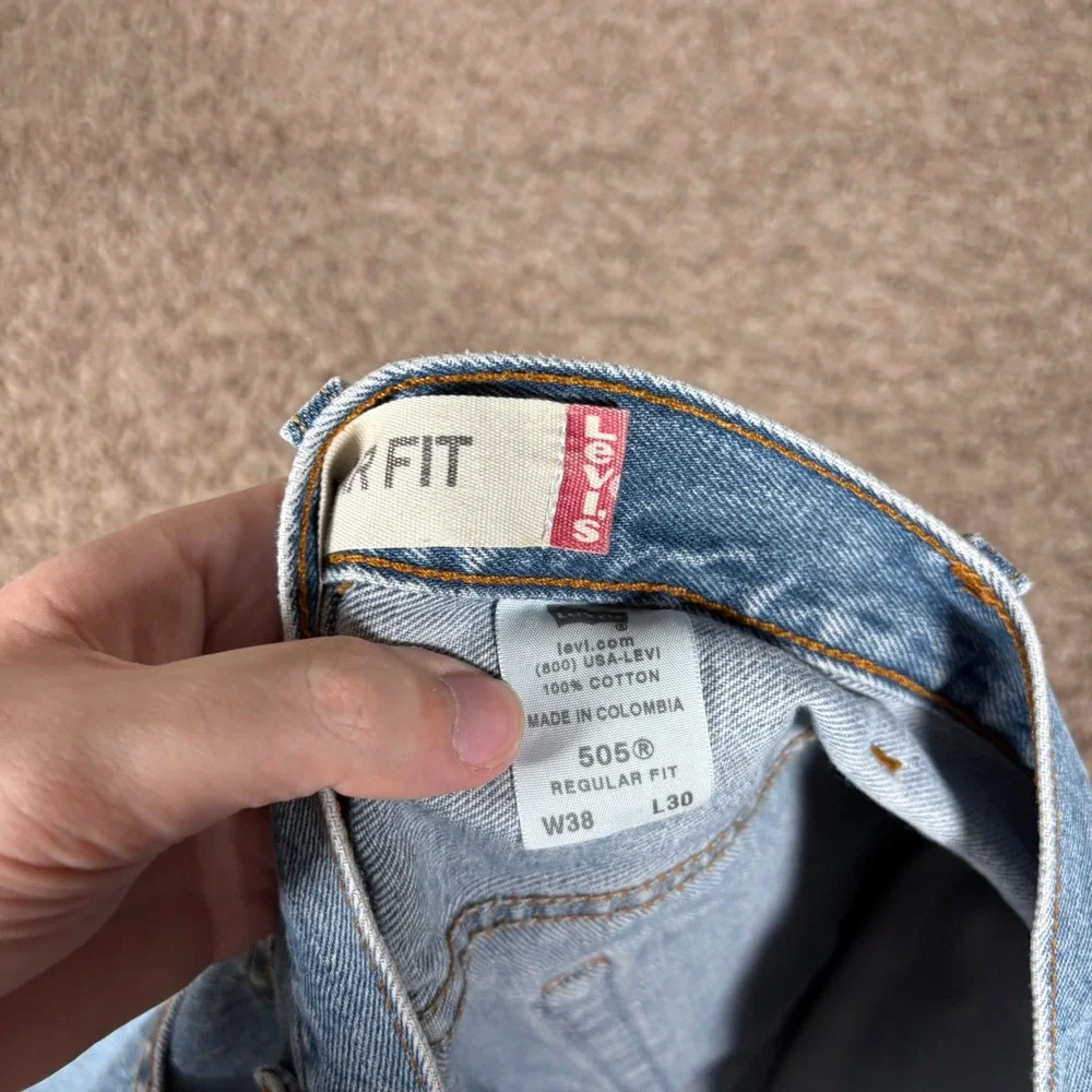 Vintage Levi's 505 Regular Fit‎ Light Wash Jeans Mens 36x29 Denim Blue Y2K